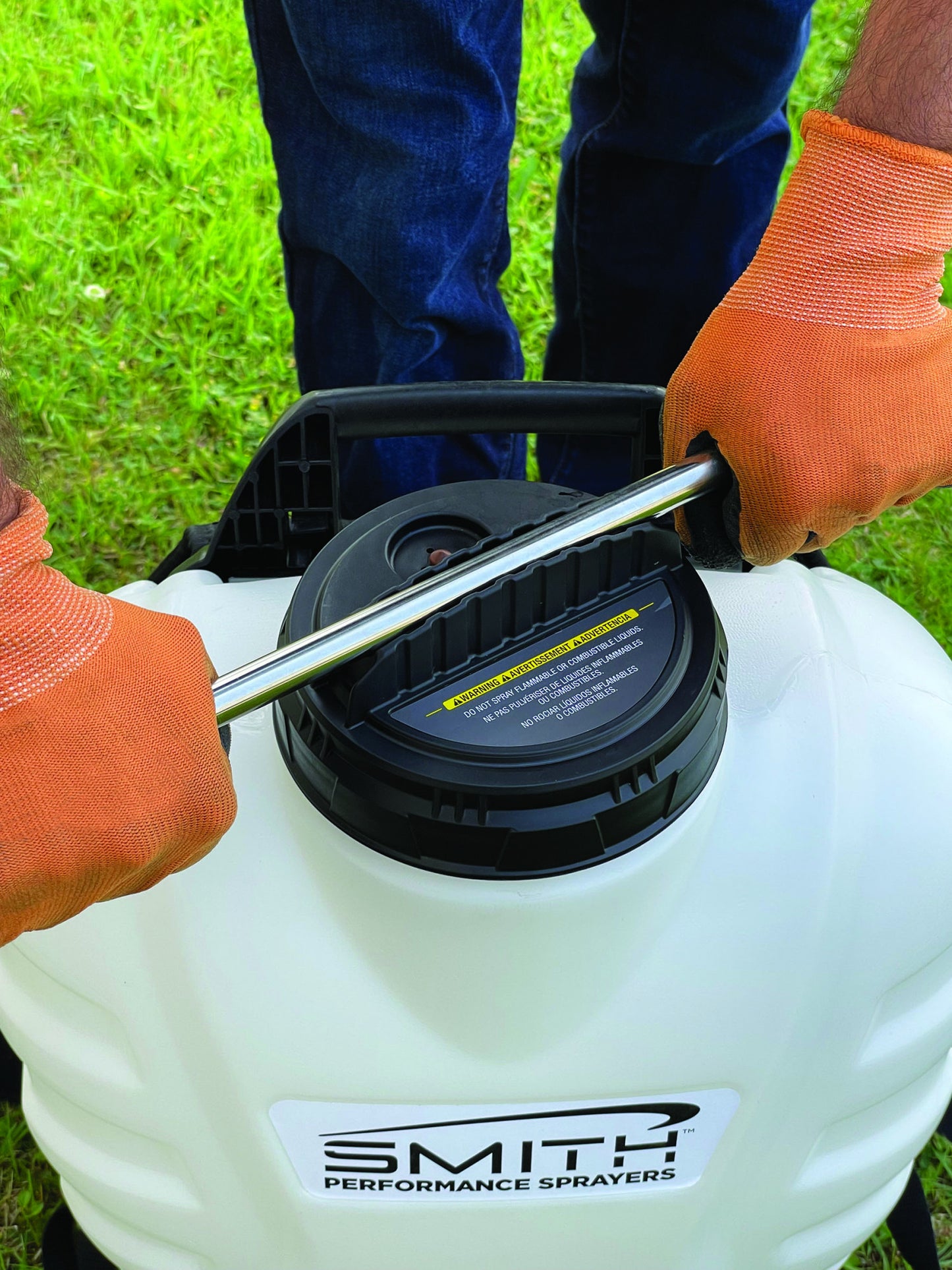 SMITH™ Performance 18V Lithium-ion Battery Powered Backpack Sprayer 190679 image 3